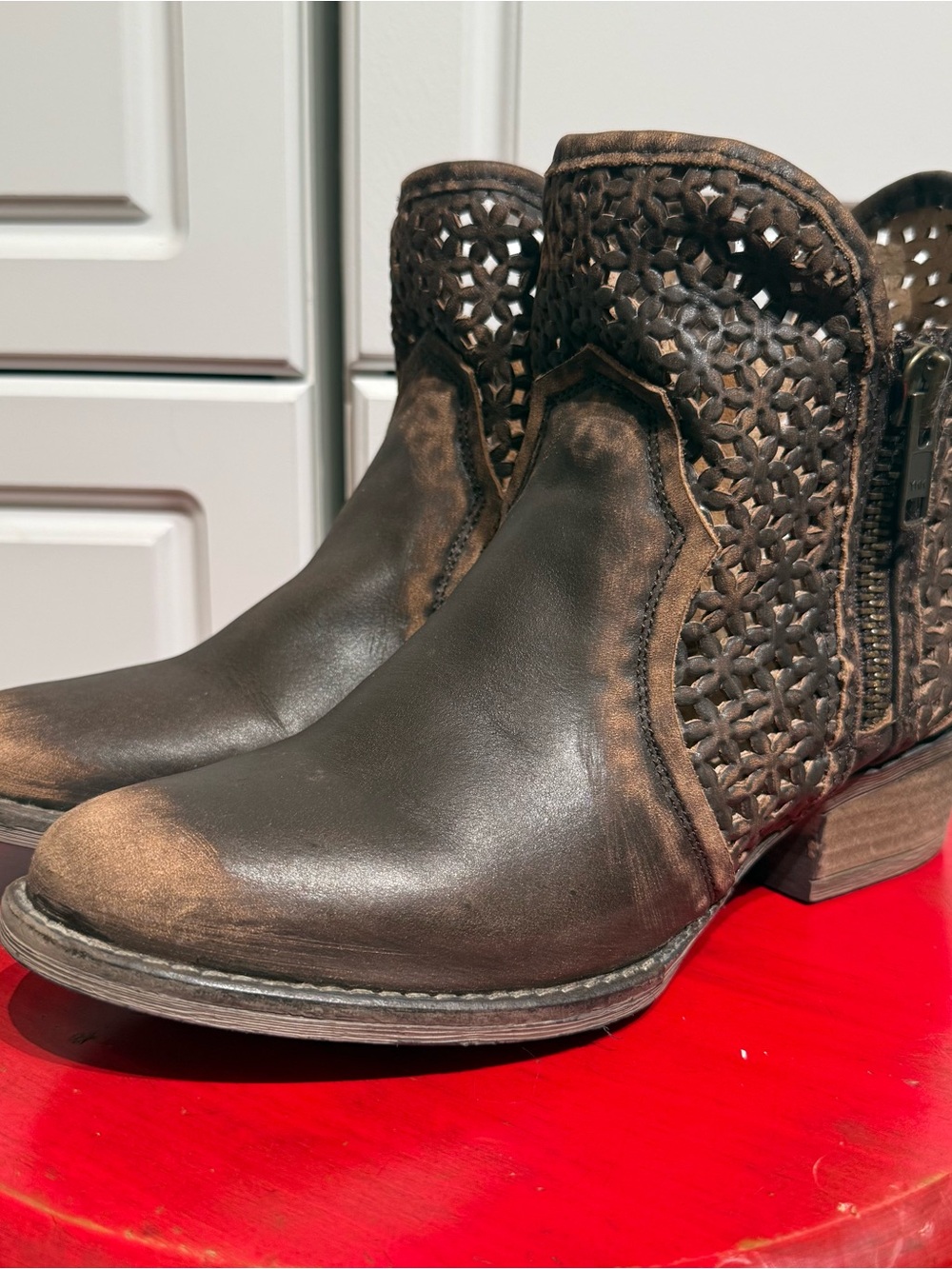 Women's Circle G by Corral Brown Leather Cutout Ankle Boot 8.5 - Picture 9 of 12